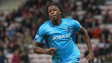 星空体育下载-外媒：拜仁和巴黎关注弗赖堡20岁中场曼赞比